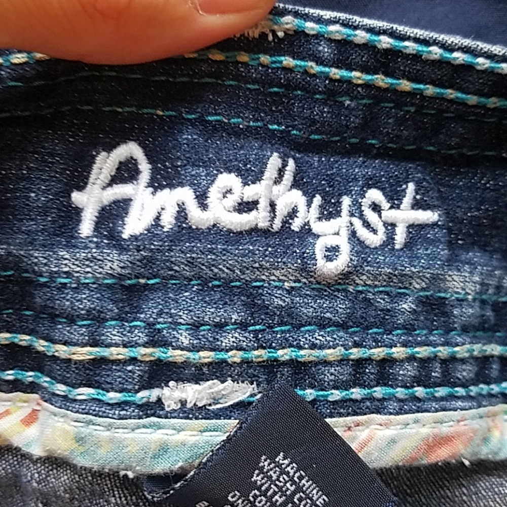 Shorts - Picture 4 of 4